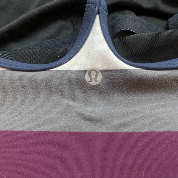 Lululemon outfit - tank and Navy shorts - Picture 5 of 8